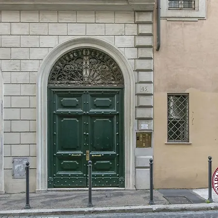 C M Barberini Vacation Apartament